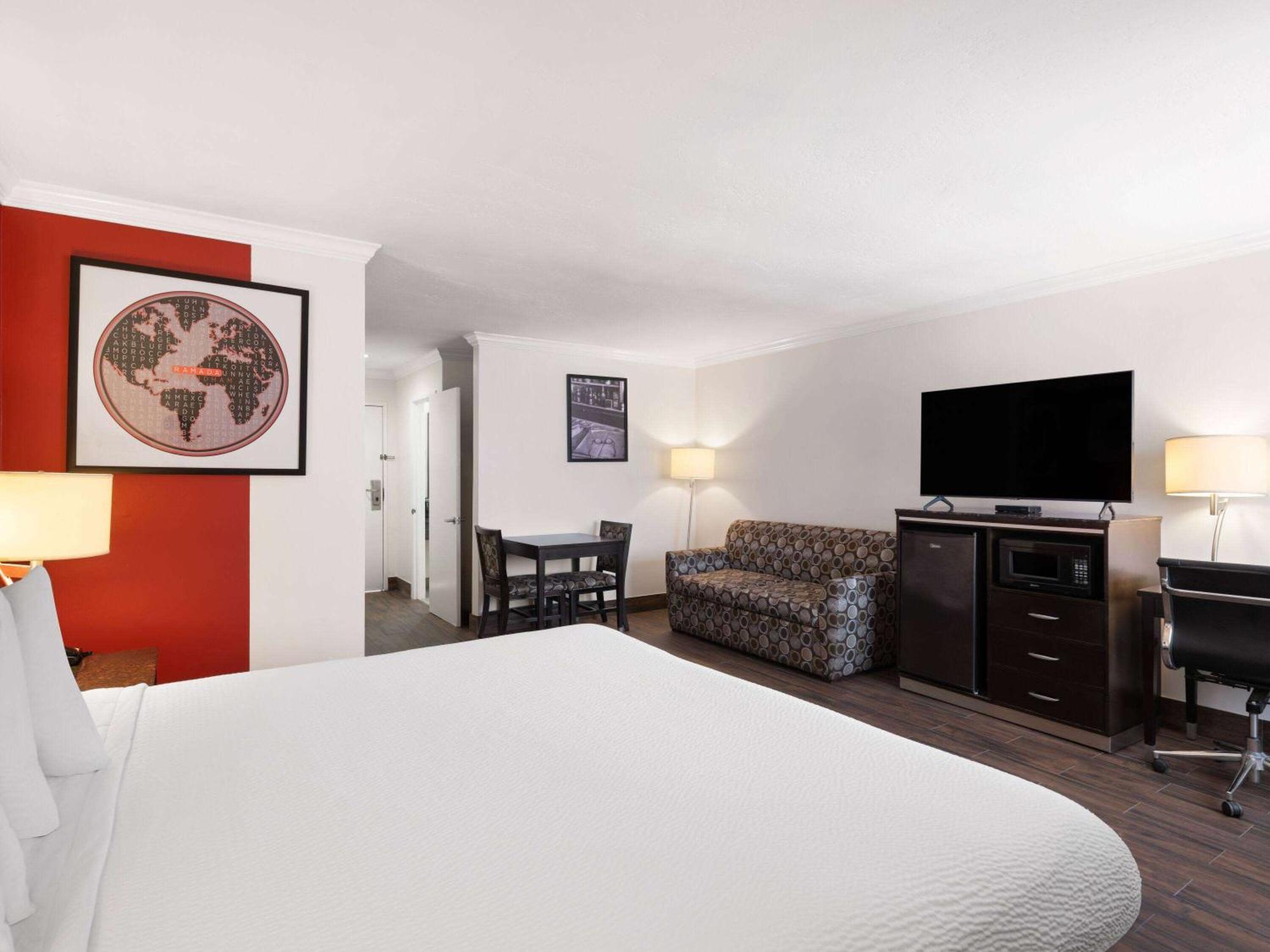 Ramada By Wyndham San Diego Poway Miramar Exterior foto